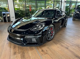 Porsche GT4 RS